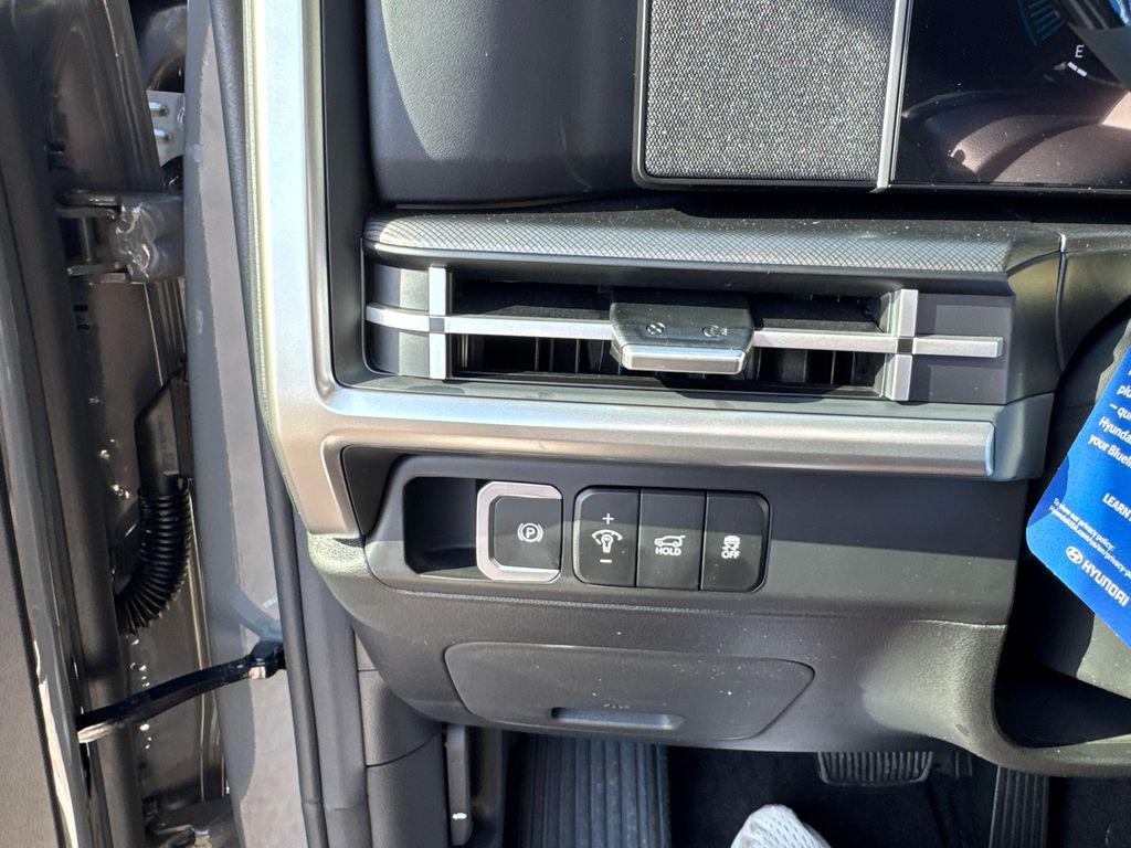 New 2026 Gray HYUNDAI SEL FWD image 20