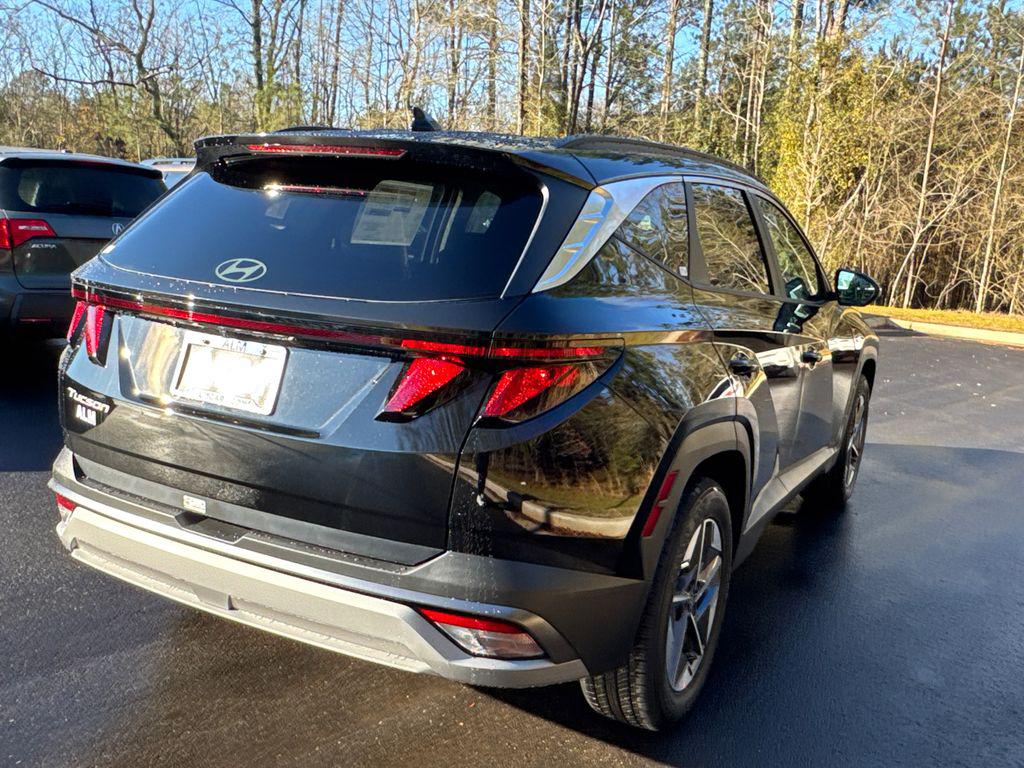 New 2026 Phantom Black HYUNDAI SE FWD image 6