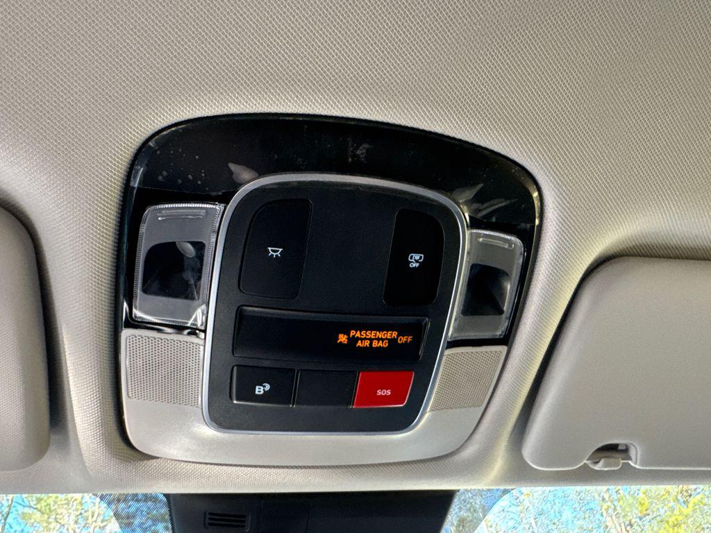 New 2026 Phantom Black HYUNDAI SE FWD image 20