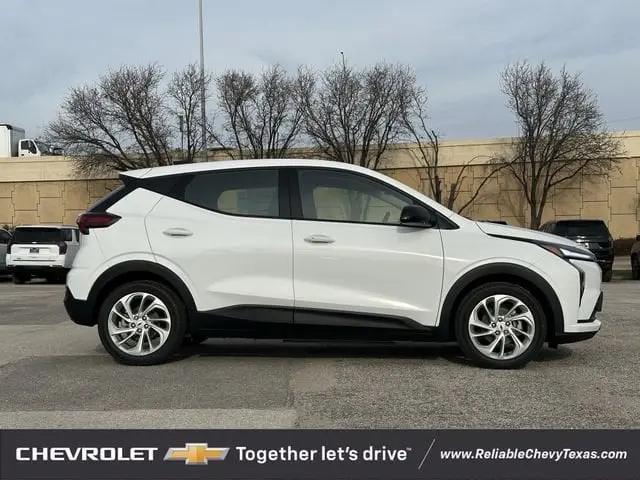 2027 Chevrolet Bolt LT FWD