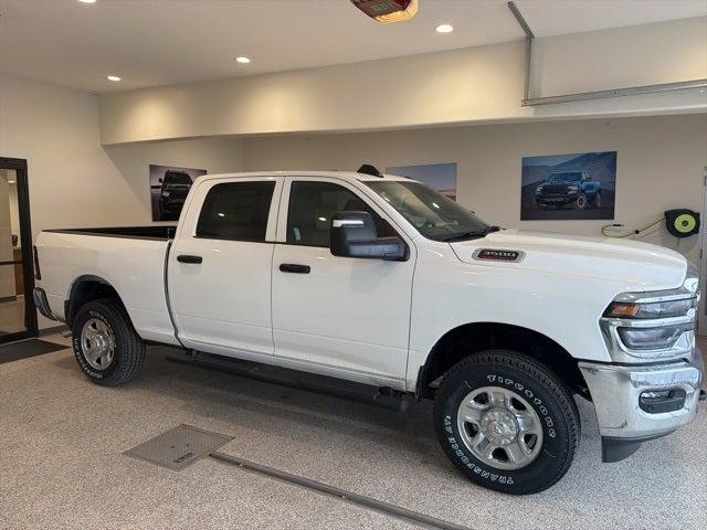 2026 RAM Ram 3500 RAM 3500 TRADESMAN CREW CAB 4X4 64 BOX