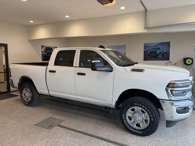 2026 RAM Ram 3500 RAM 3500 TRADESMAN CREW CAB 4X4 64 BOX