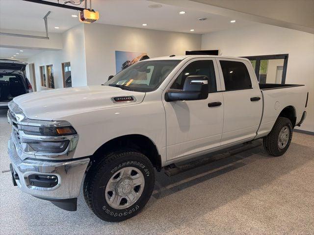 2026 RAM Ram 3500 RAM 3500 TRADESMAN CREW CAB 4X4 64 BOX
