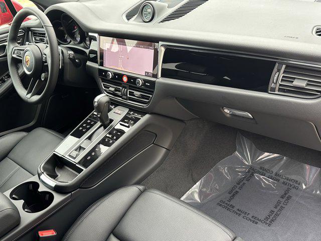 2026 Porsche Macan AWD