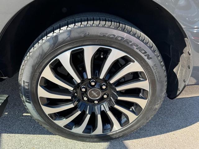 2022 Lincoln Navigator Black Label
