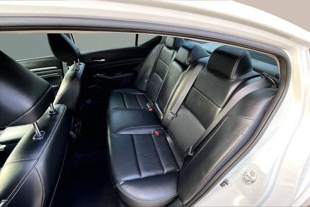 2021 Nissan Altima SL FWD
