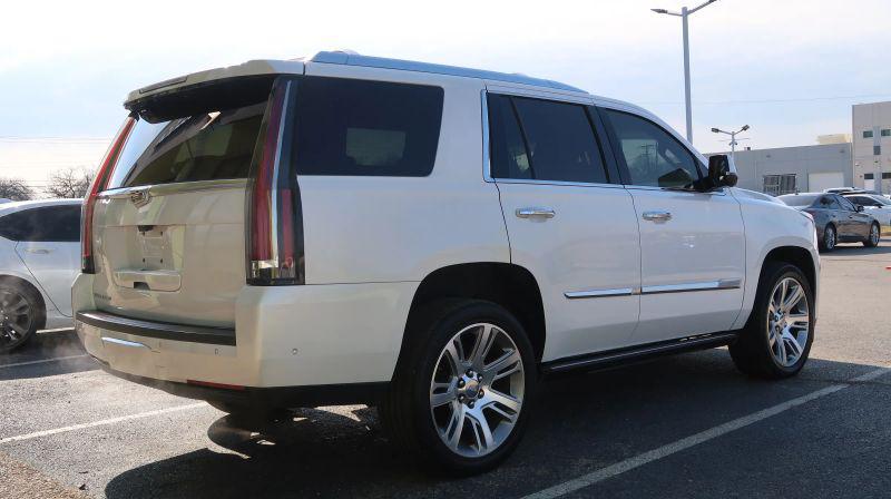 2018 Cadillac Escalade Premium Luxury