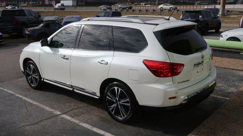 2018 Nissan Pathfinder Platinum