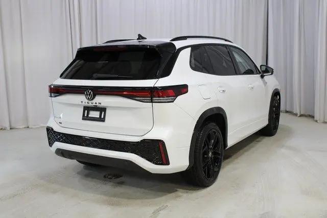 2026 Volkswagen Tiguan SE R-Line Black