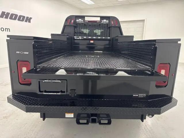 2026 Chevrolet Silverado 3500HD Crew Cab, Long Bed, WT Dual Rear Wheel, RWD