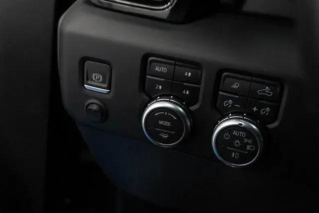 2022 GMC Sierra 1500 4WD Crew Cab Short Box AT4X