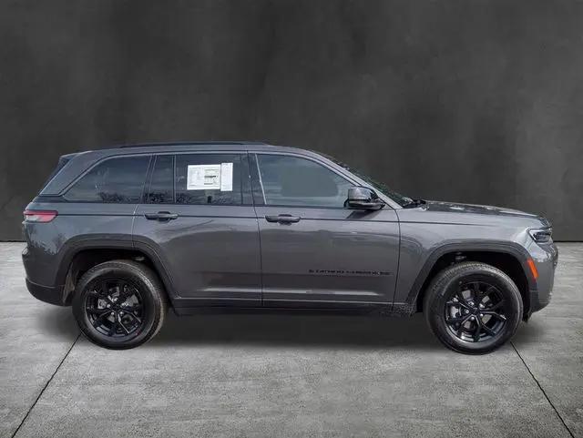 2026 Jeep Grand Cherokee Altitude 4x4