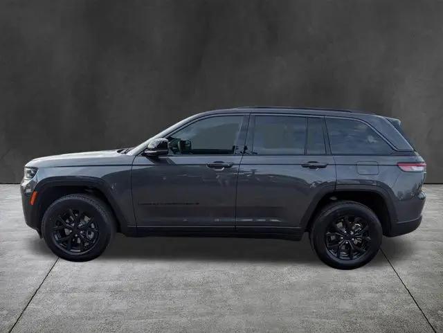 2026 Jeep Grand Cherokee Altitude 4x4