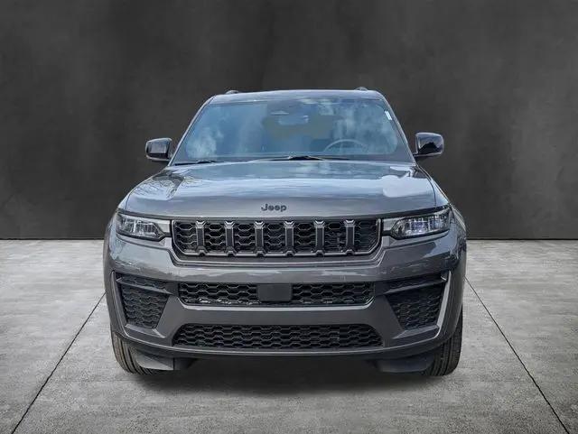 2026 Jeep Grand Cherokee Altitude 4x4