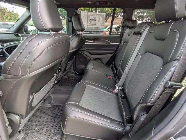 2026 Jeep Grand Cherokee Altitude 4x4