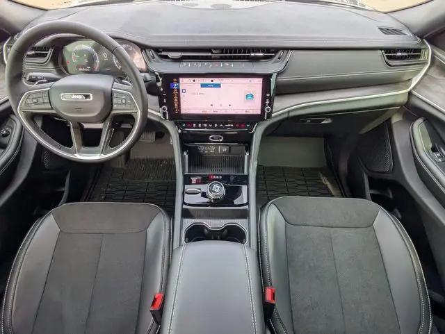 2026 Jeep Grand Cherokee Altitude 4x4