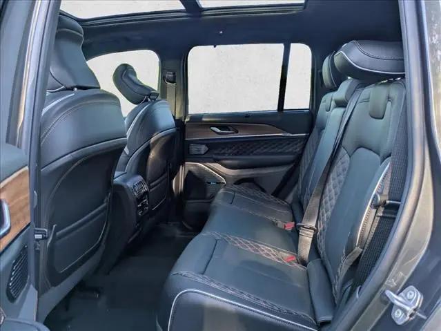 2026 Jeep Grand Cherokee Summit 4x4