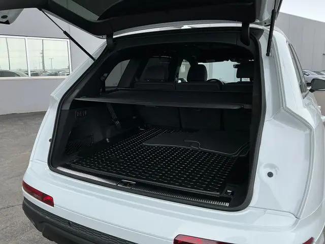 2026 Audi Q7 Premium Plus 45 TFSI quattro tiptronic