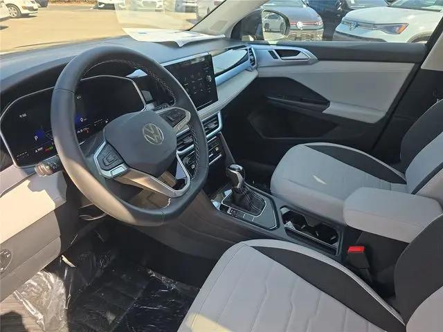 2026 Volkswagen Taos SE