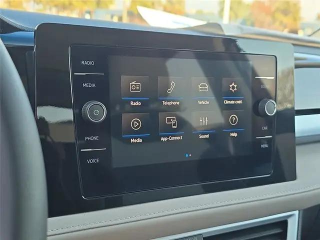 2026 Volkswagen Taos SE