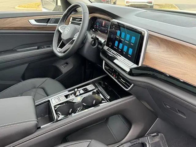 2026 Volkswagen Atlas SE with Technology