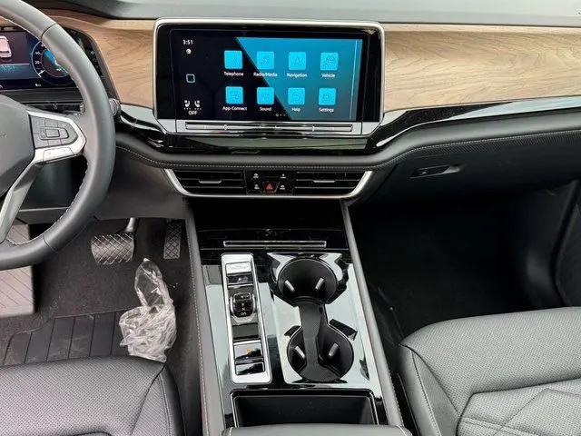 2026 Volkswagen Atlas SE with Technology