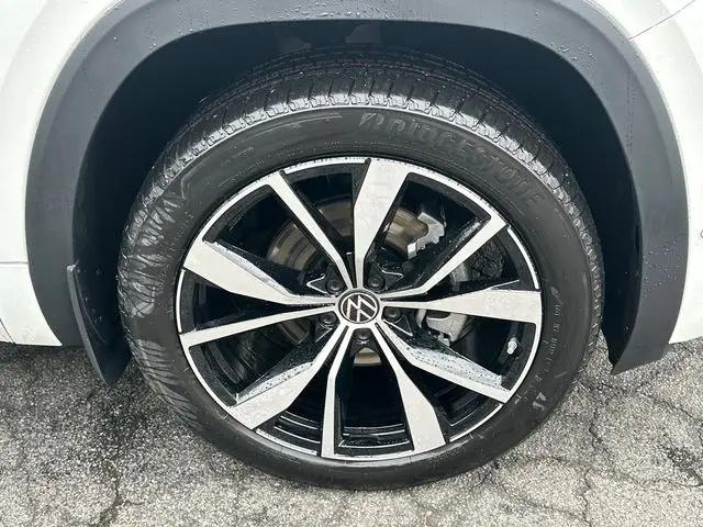 2026 Volkswagen Atlas Cross Sport SEL Premium R-Line