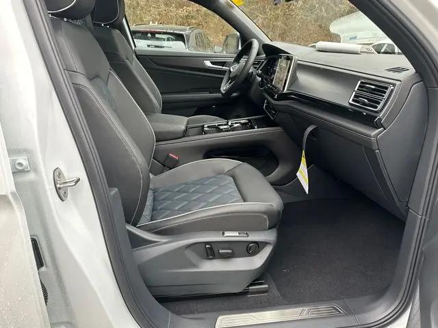 2026 Volkswagen Atlas Cross Sport SEL Premium R-Line