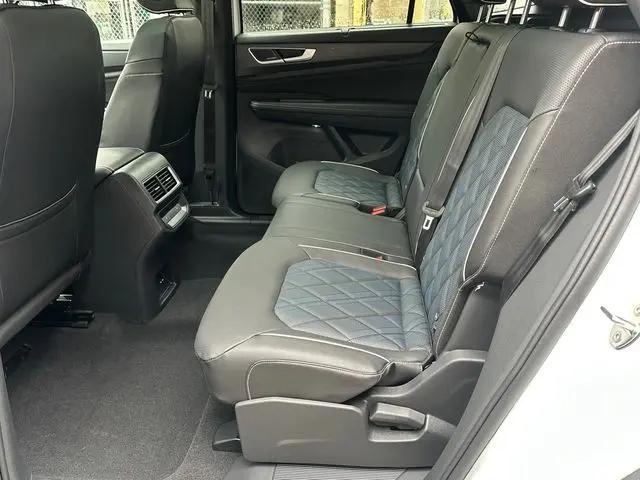 2026 Volkswagen Atlas Cross Sport SEL Premium R-Line