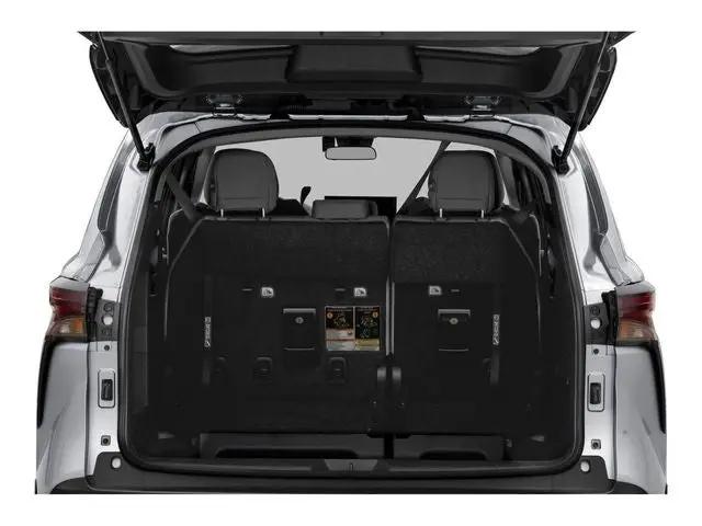 2025 Toyota Sienna LE