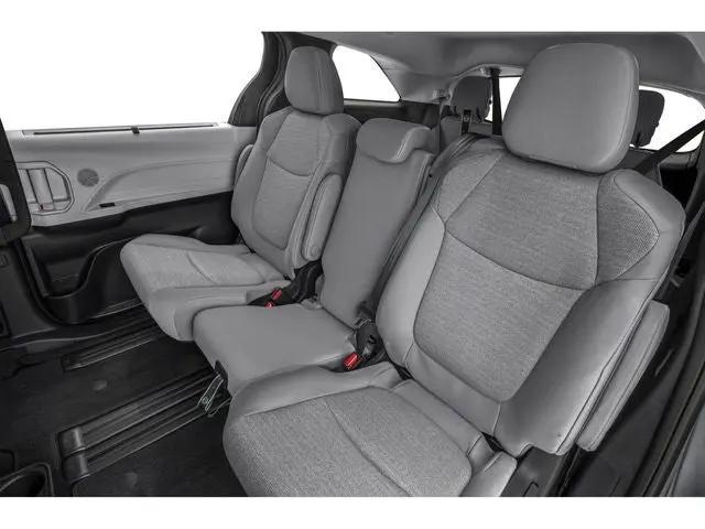 2025 Toyota Sienna LE