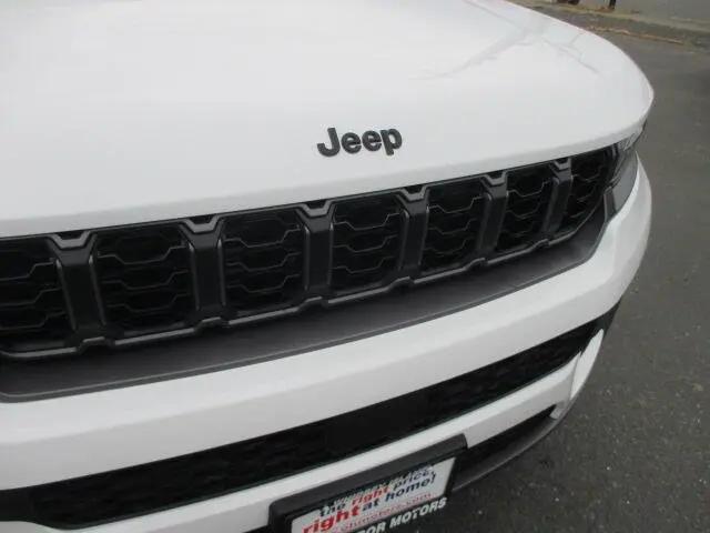 2026 Jeep Grand Cherokee Altitude 4x4