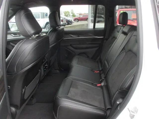 2026 Jeep Grand Cherokee Altitude 4x4