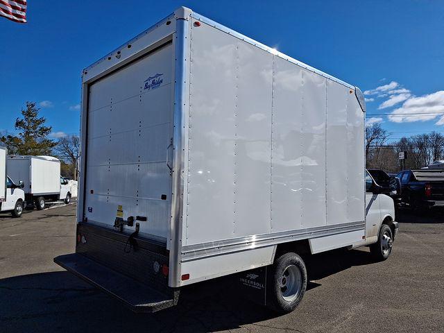 2025 GMC Savana Cutaway Work Van