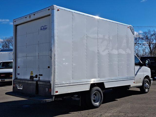2025 GMC Savana Cutaway Work Van