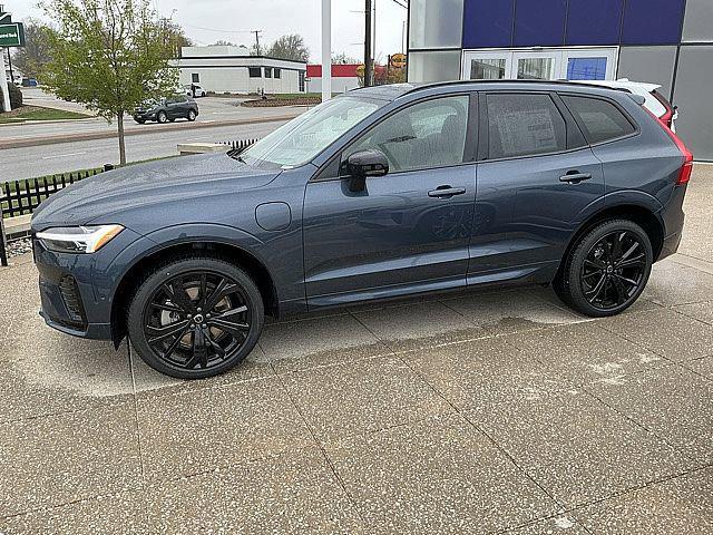 2026 Volvo XC60 Plug-In Hybrid Black Edition Ultra, T8 AWD Electric/Gasoline, Dark