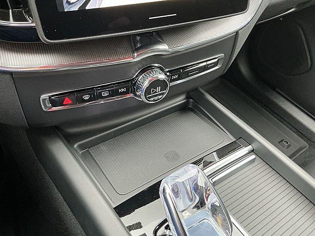 2026 Volvo XC60 Plug-In Hybrid Black Edition Ultra, T8 AWD Electric/Gasoline, Dark