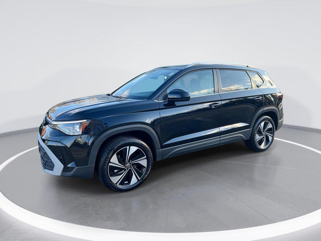 2025 Volkswagen Taos SE 4Motion