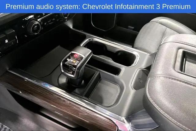 2022 Chevrolet Silverado 1500 4WD Crew Cab Short Bed RST