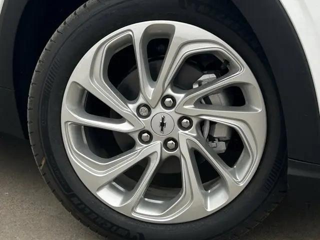 2027 Chevrolet Bolt LT FWD