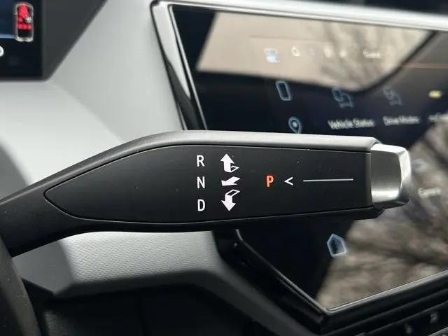 2027 Chevrolet Bolt LT FWD