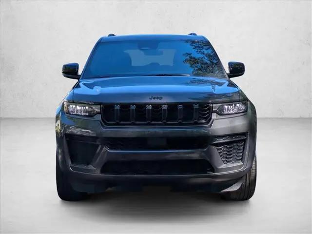 2026 Jeep Grand Cherokee Altitude 4x2