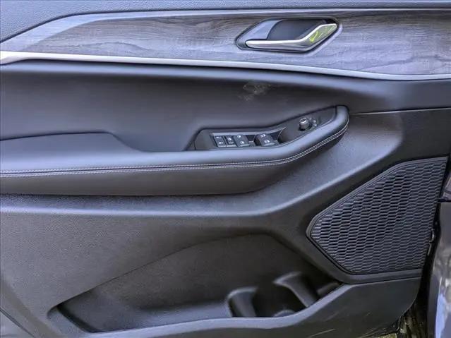 2026 Jeep Grand Cherokee Altitude 4x2