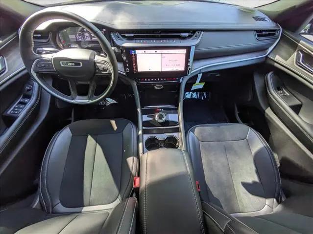 2026 Jeep Grand Cherokee Altitude 4x2