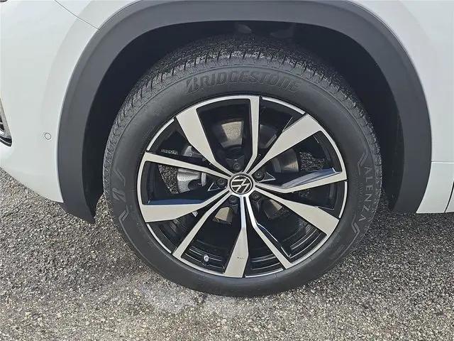 2026 Volkswagen Atlas Cross Sport SEL Premium R-Line
