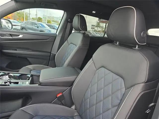 2026 Volkswagen Atlas Cross Sport SEL Premium R-Line