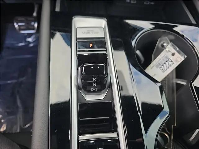 2026 Volkswagen Atlas Cross Sport SEL Premium R-Line