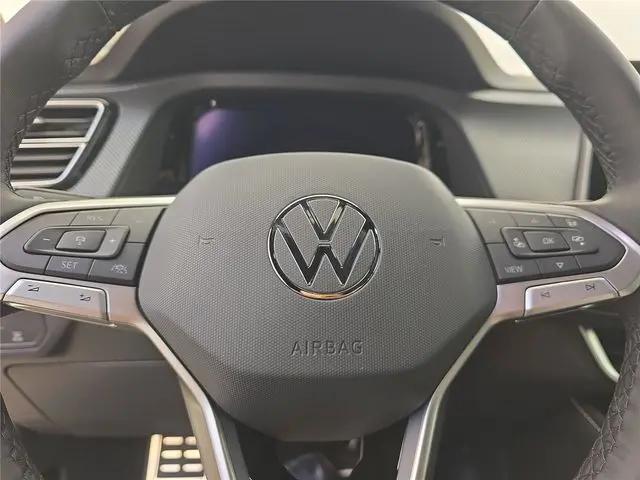 2026 Volkswagen Atlas Cross Sport SEL Premium R-Line
