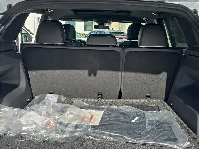 2026 Volkswagen Atlas Cross Sport SEL Premium R-Line