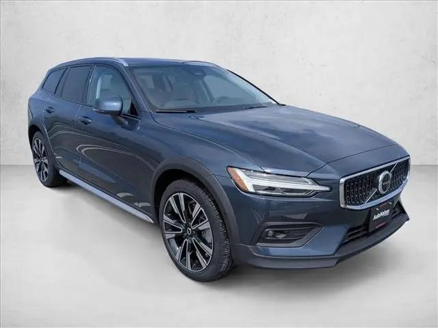 2026 Volvo V60 Cross Country Ultra, B5 AWD Gas (mild hybrid)